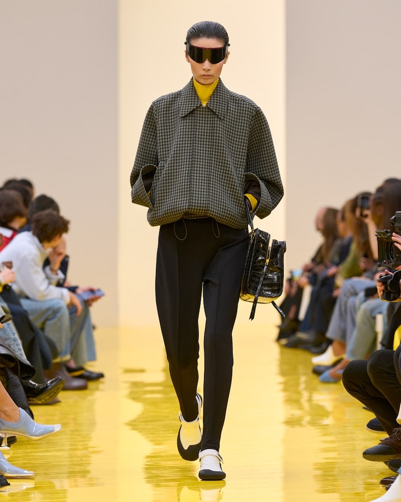 Loewe AW26 41