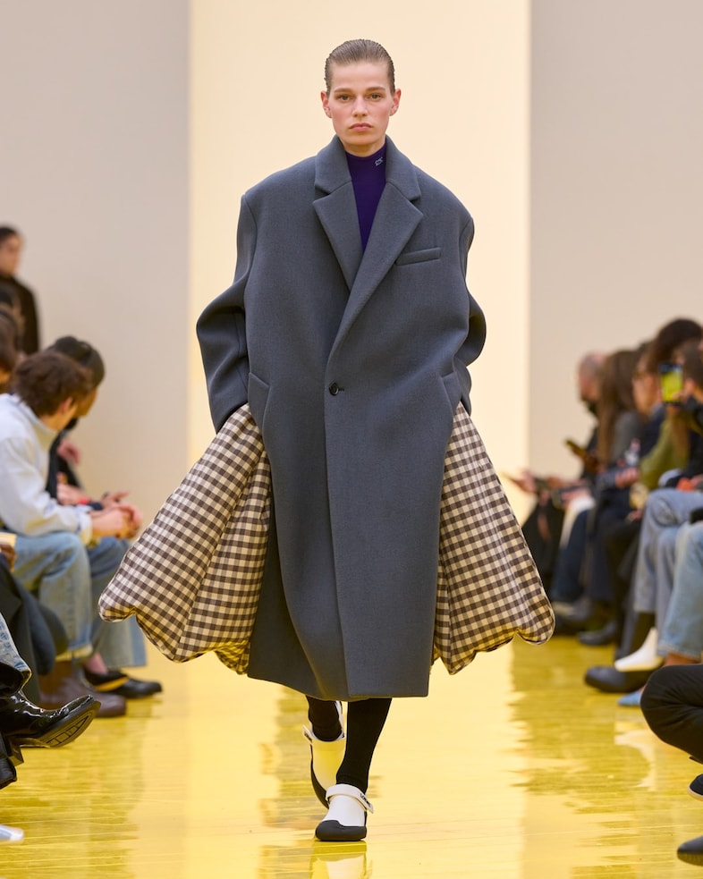 Loewe AW26 61