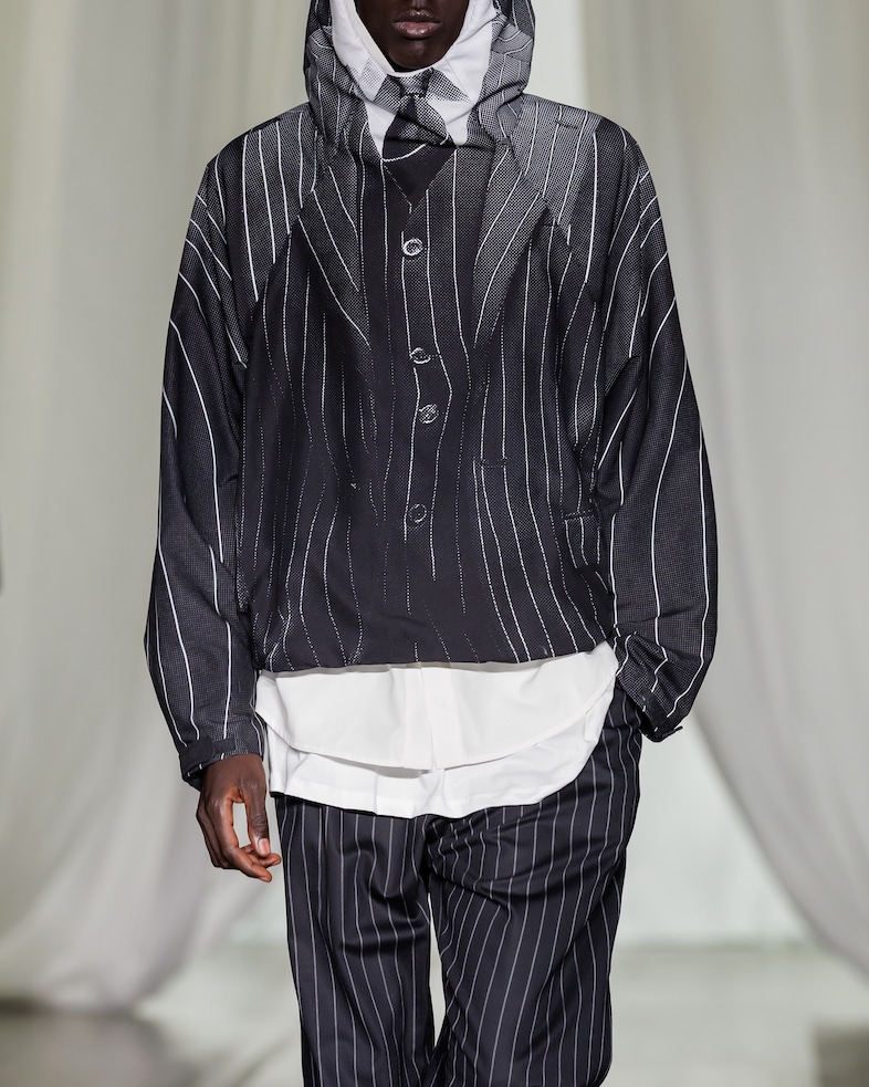 Masks on the AW26 runway