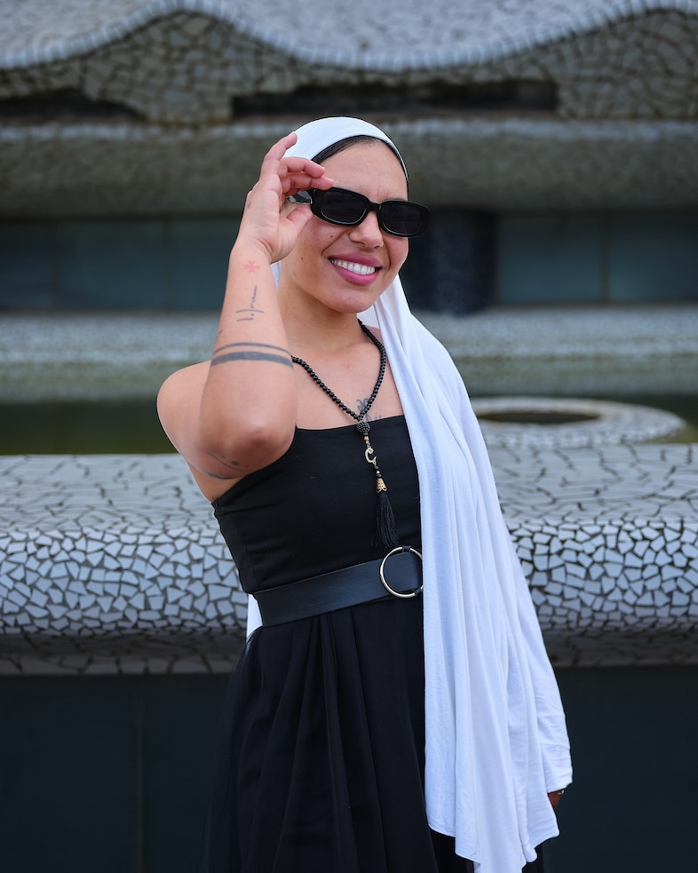 Rosalía Lux Tour Barcelona street style 6