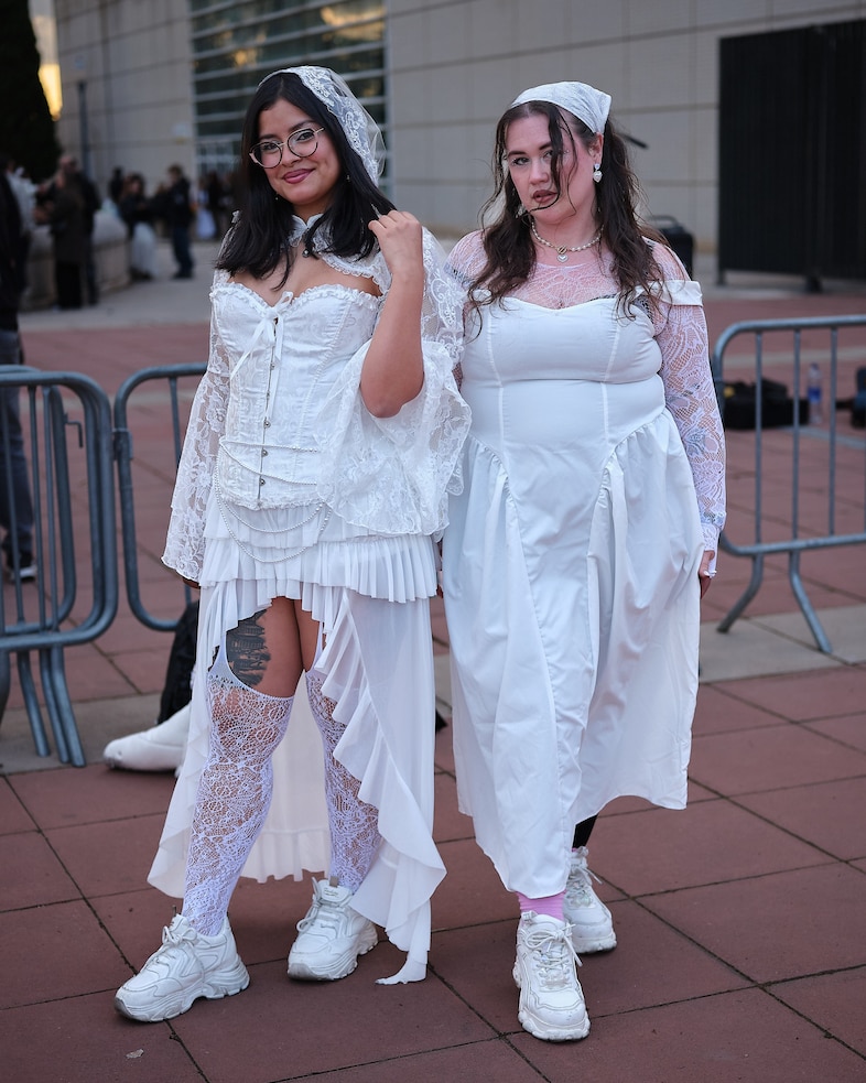 Rosalía Lux Tour Barcelona street style 0