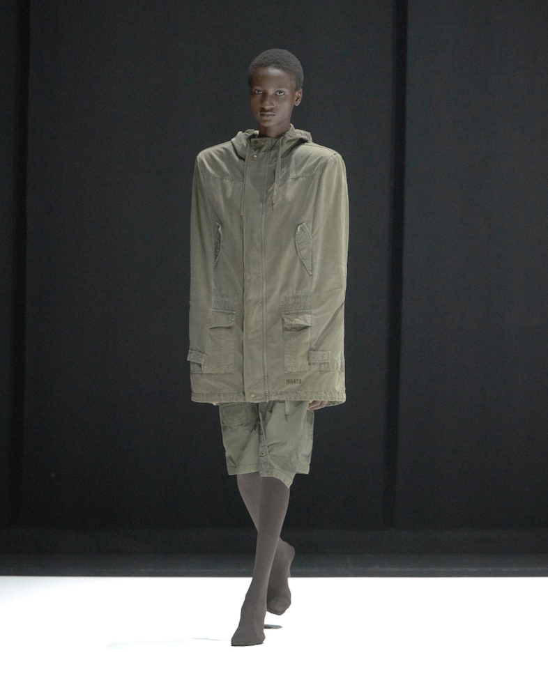 Uniform AW26 Betsy Johnson
