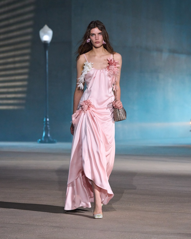 DIOR_W_RTW_CRUISE27_FRONT_LOOK_05_4x5 1