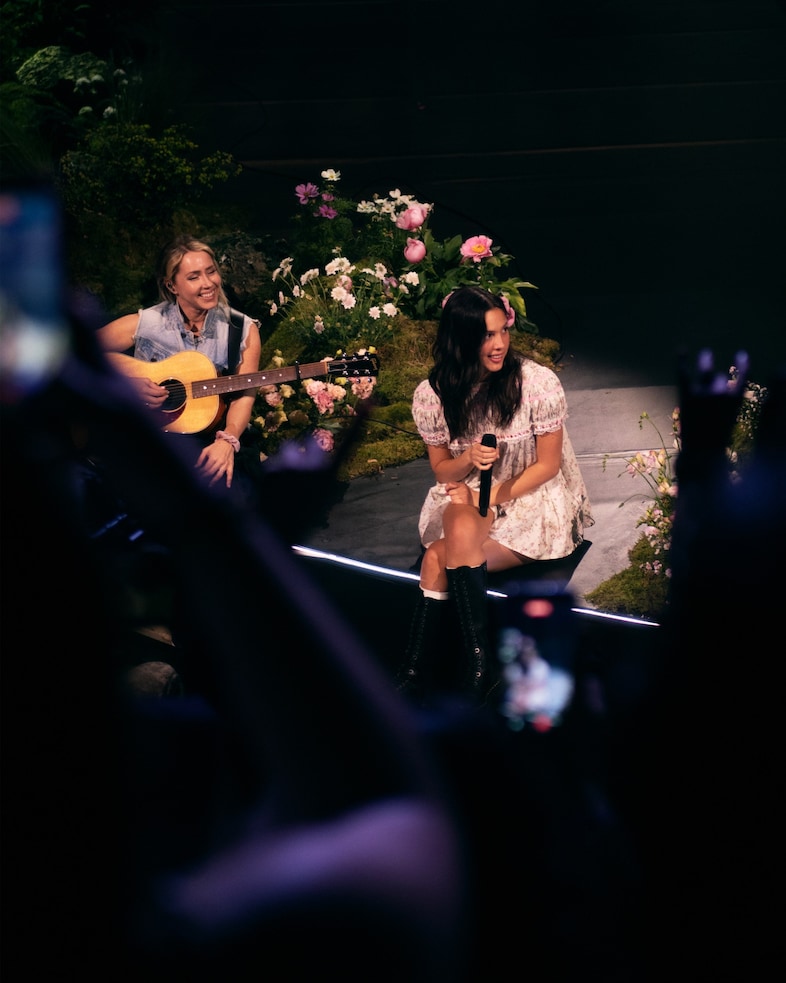 Olivia Rodrigo fans in Barcelona 5