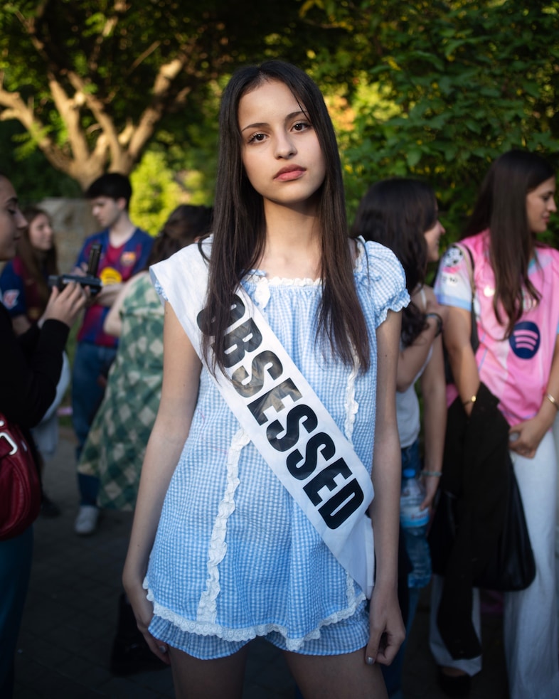Olivia Rodrigo fans in Barcelona 16