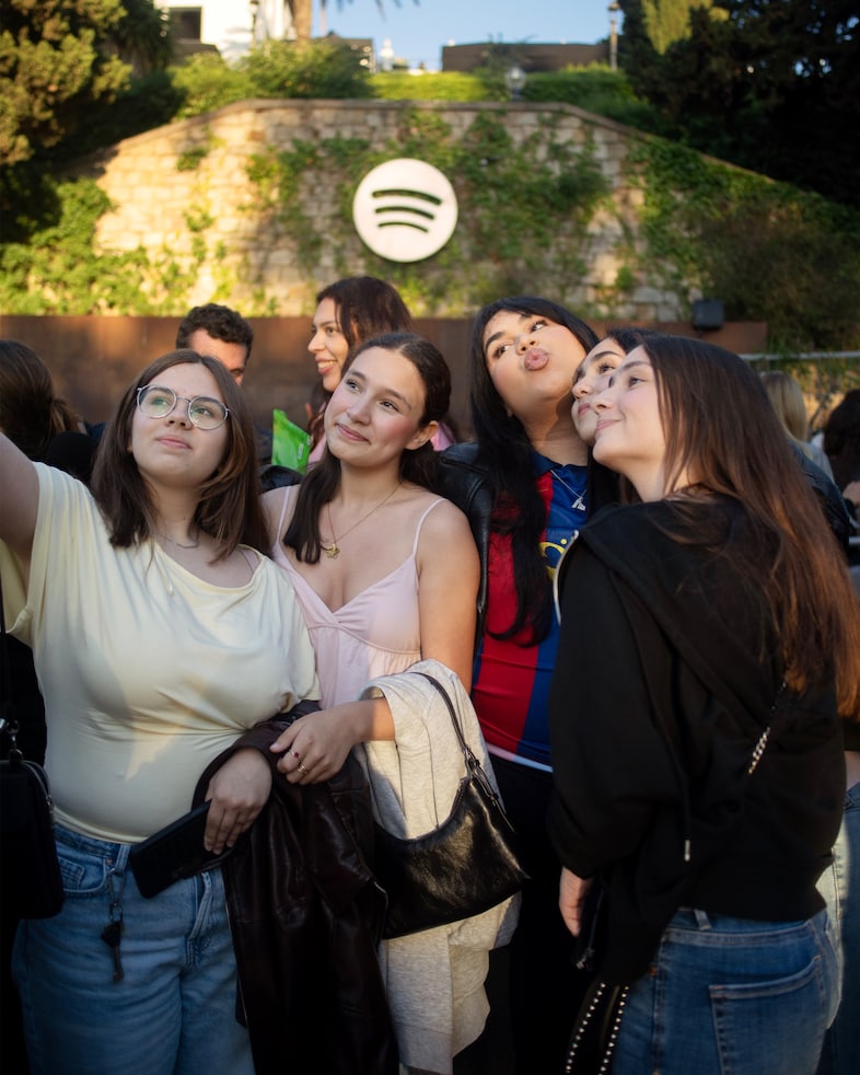 Olivia Rodrigo fans in Barcelona 22