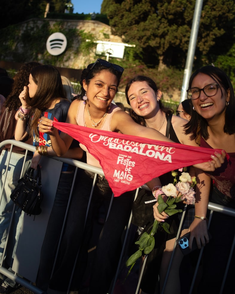 Olivia Rodrigo fans in Barcelona 23