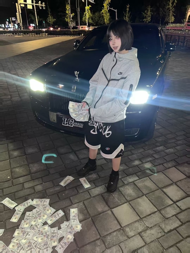 928