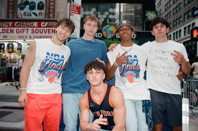 Young Knicks fans