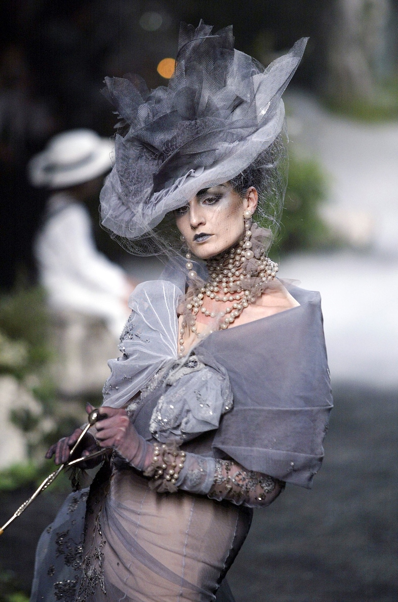 Erin O'Connor at Dior Couture AW05