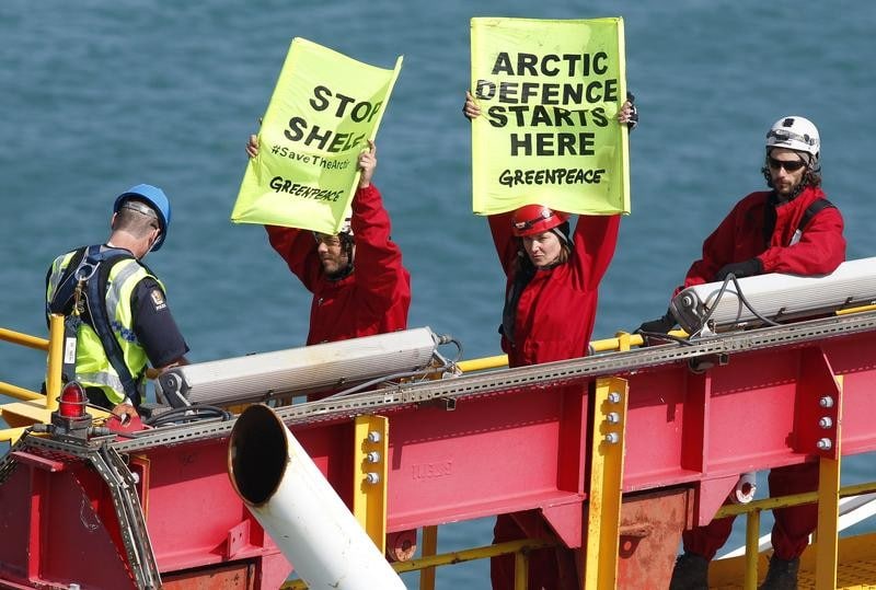 Activists Board Shell Drillship in NZ 3
