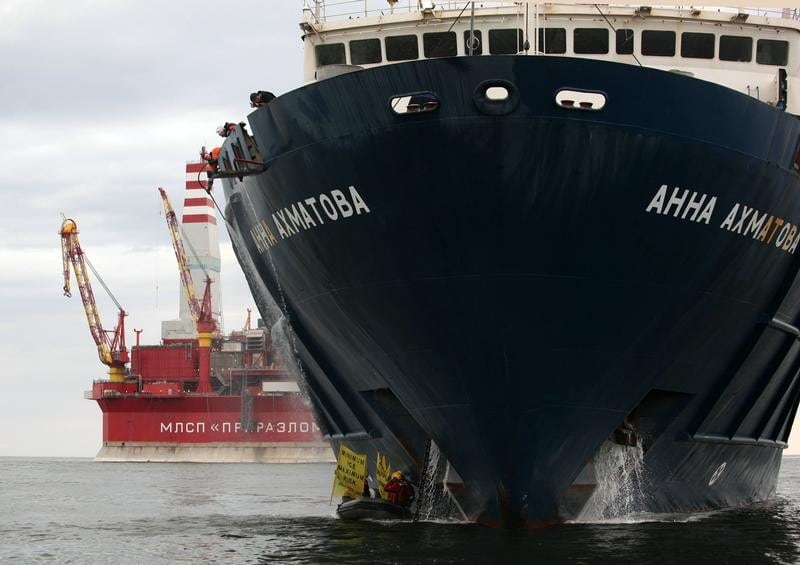 Action Against Gazprom&#39;s Arctic Drilling 7