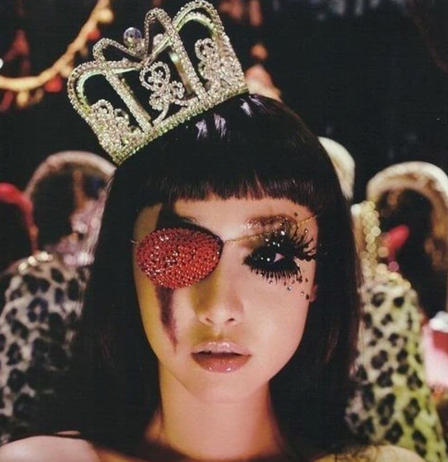 lesfemmespsychotiques blood gore rose mcgowan grace jones 3