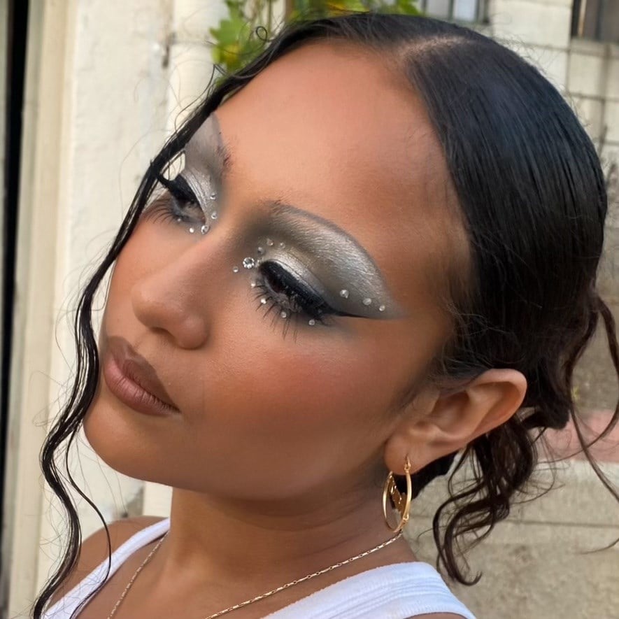 Selena Ruiz make-up artist 3