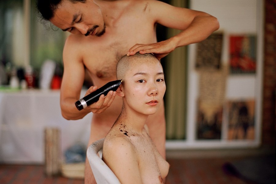 900px x 600px - Luo Yang's photos show women rebelling against classic Chinese femininity |  Dazed
