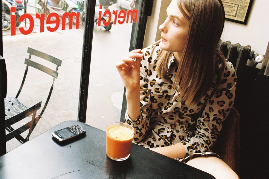 6.15 work is over, relaxing with a juice 2