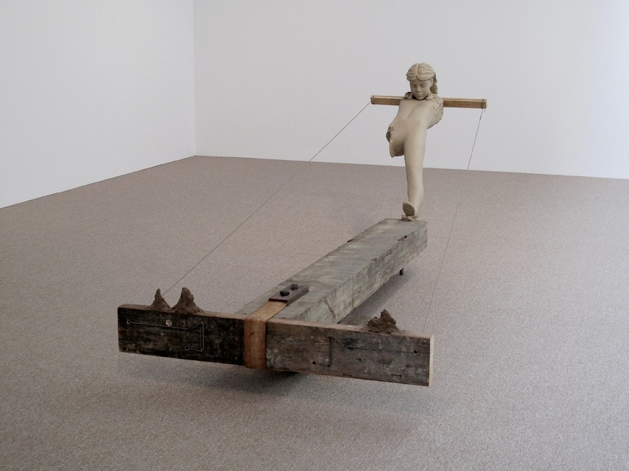 Mark_Manders_Hammer_21 4