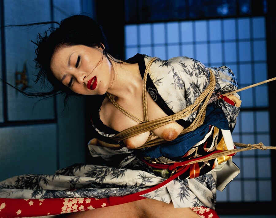 049A_V2_ARAKI_BONDAGE_BOOK_CE_06317 5