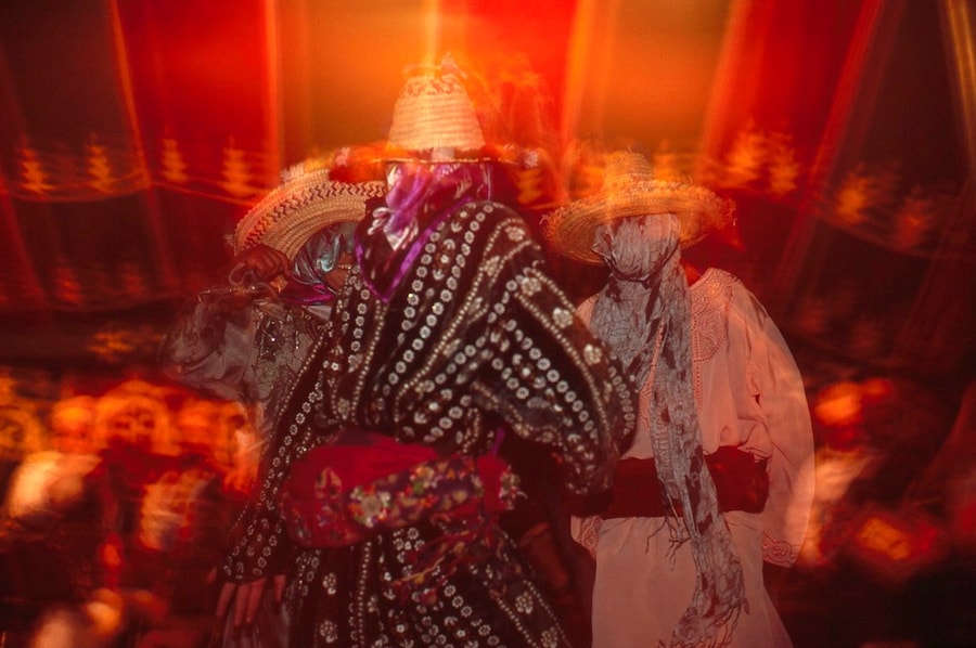 9 VILLAGE BOYS DRESSED AS AISHA KANDISHA PERFORMI 7