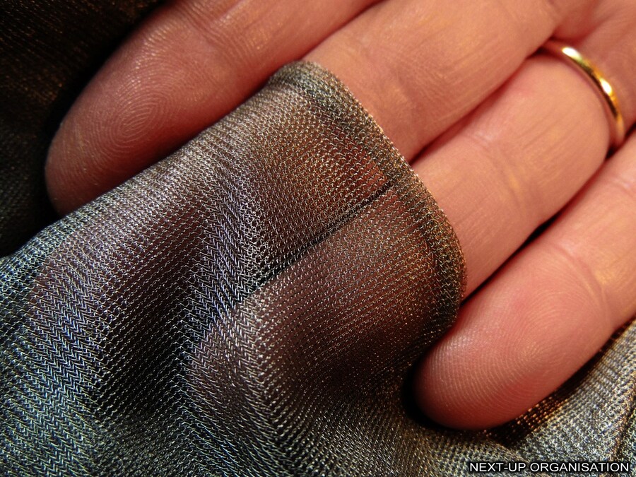 Silver mesh with shielding effectiveness of 99,99% 4