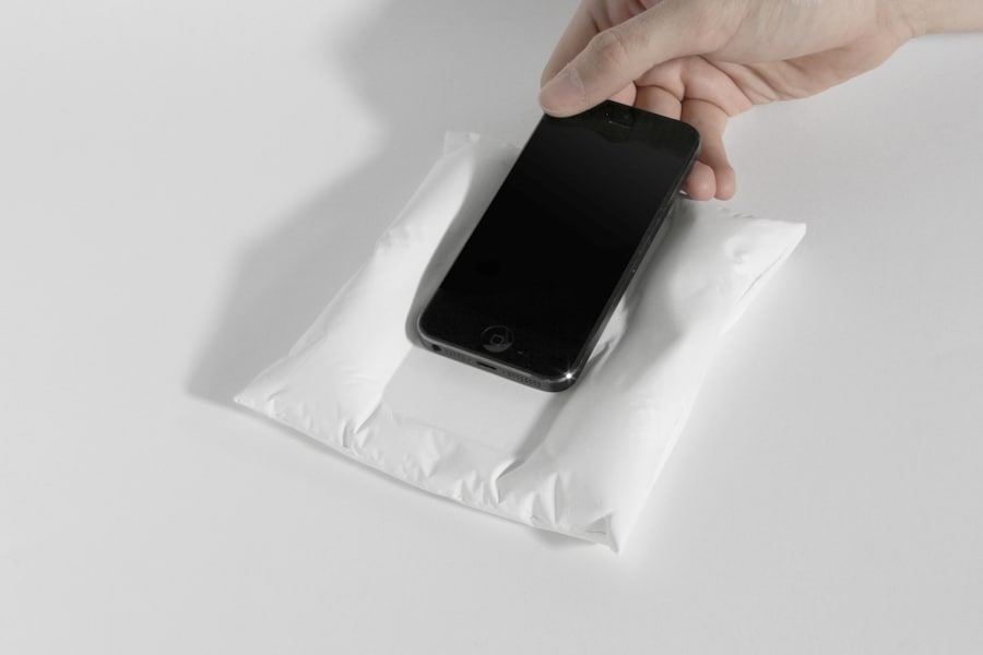 SNARKITECTURE PILLOW 04 6