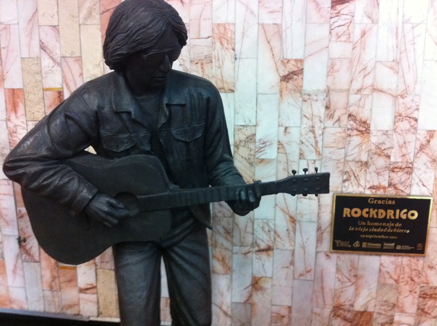 Rockdrigo estatua