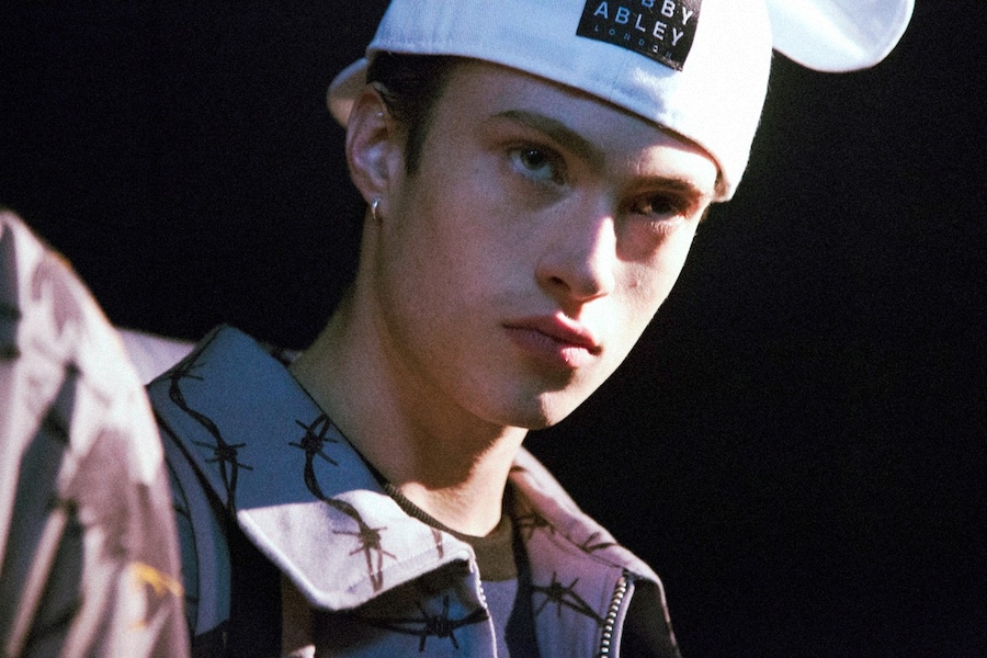 MAN_AW14_BOBBYABLEY_LEACOLOMBO_7 7