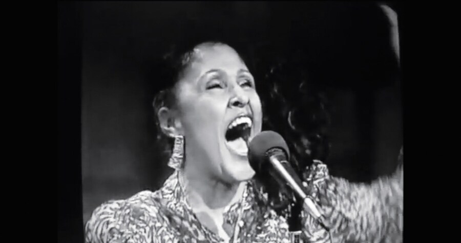 Darlene Love 1986 first festive Letterman performance 6