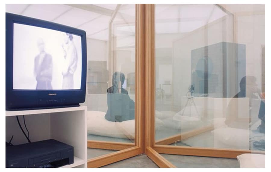 Dan Graham_Three Linked Cubes 1 5