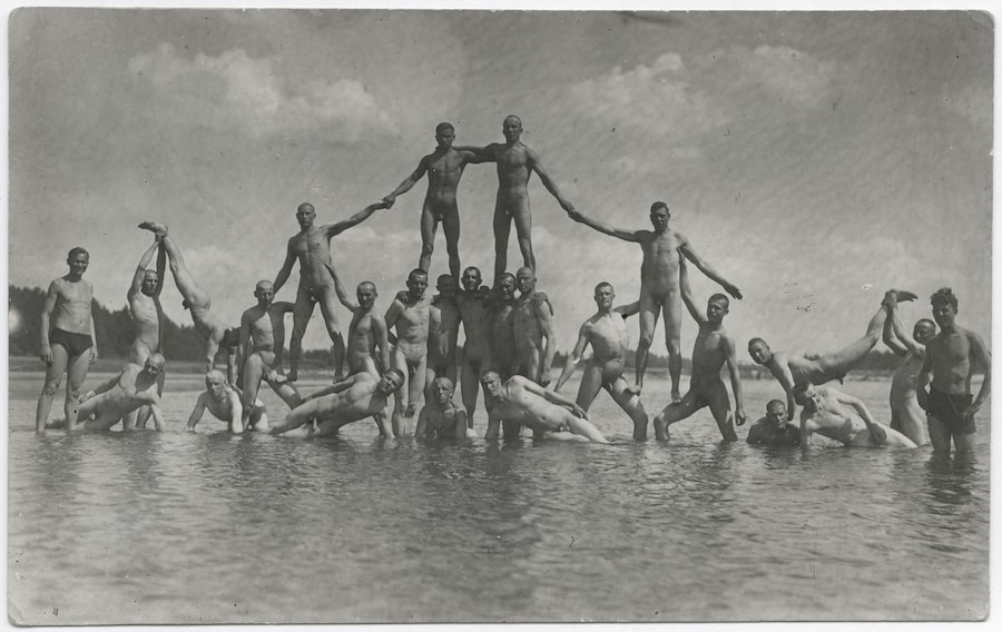 Naked Soldiers - My Buddy 8