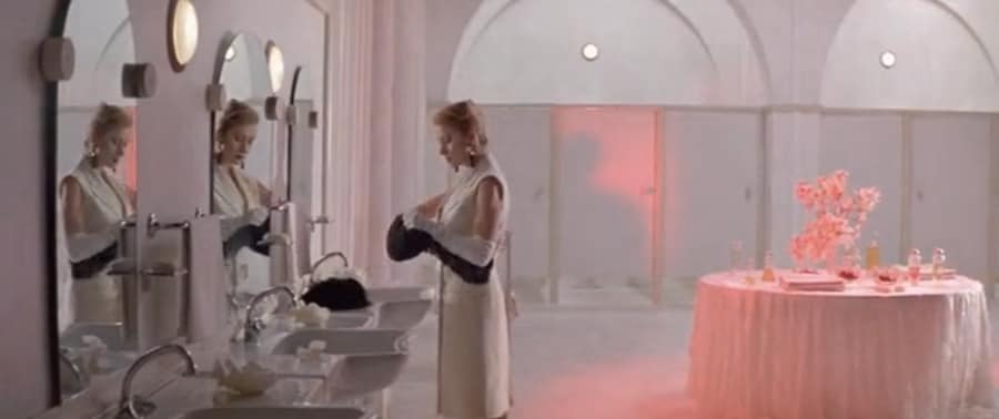 The Cook, the Thief, His Wife &amp; Her Lover 1
