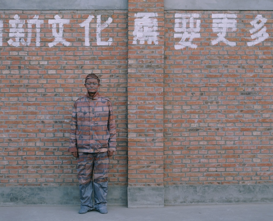 Liu Bolin - Hiding in the City No.3 - Suo Jia Vill 9