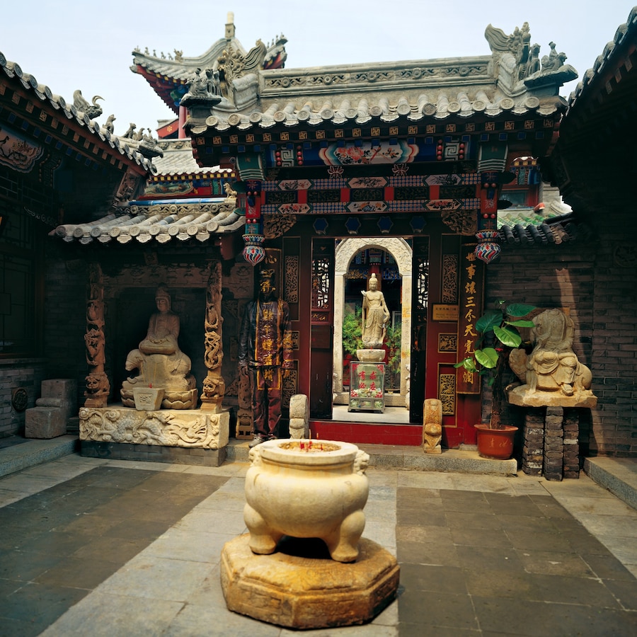 Liu Bolin - Hiding in the City No.85 - Chinese Cou 16