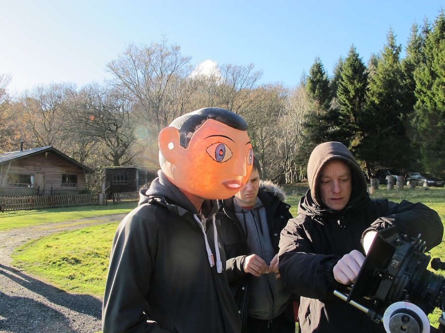 Testing how the head reacts to sunlight 11