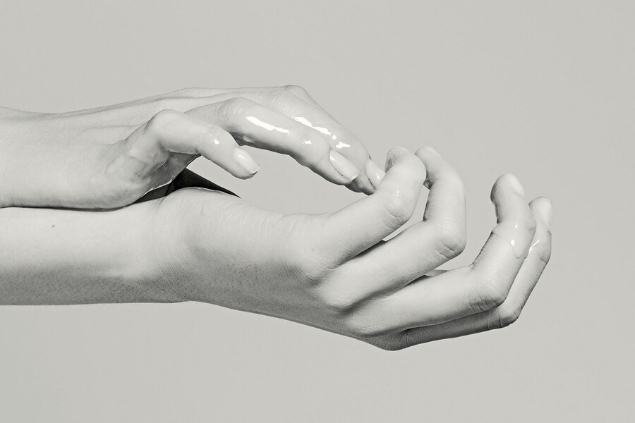 arnaudlajeunie_hands 8