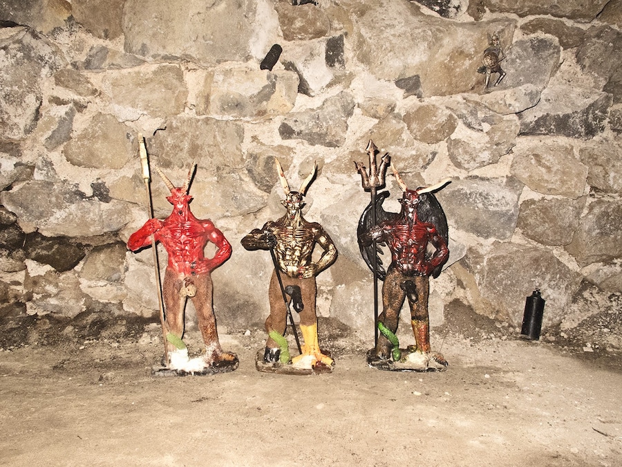 small devils_web 4