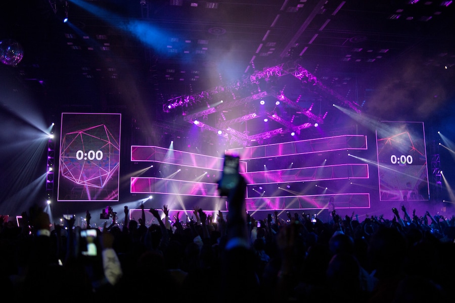 End of live countdown for show to air 9