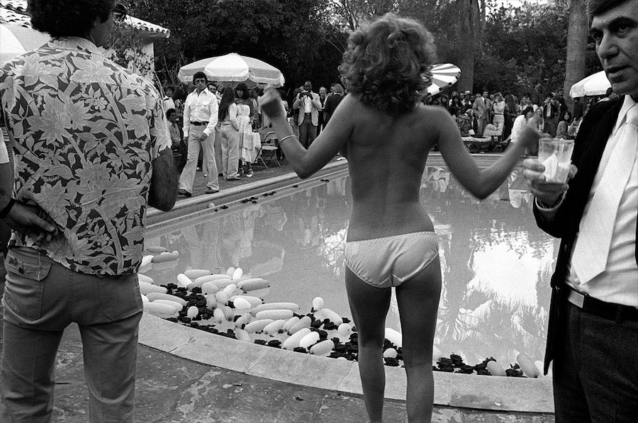 Eddie_BehindHotel_2 3 1977 2