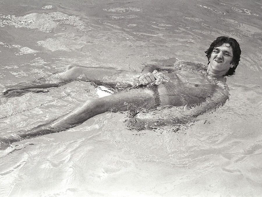 SteveJonesPool2 there&#39;s a sex pistol in my pool 19 7