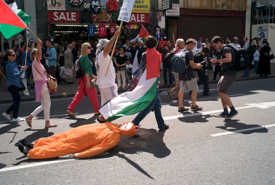 SG.DAZED.GAZA.DEMO.A32 1