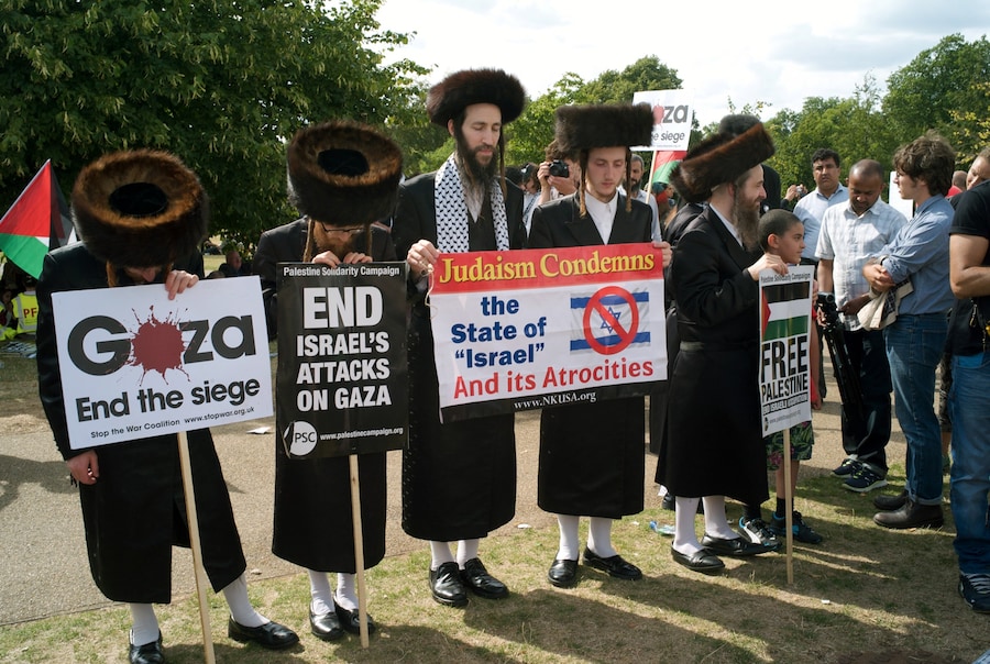 SG.DAZED.GAZA.DEMO.B8 0