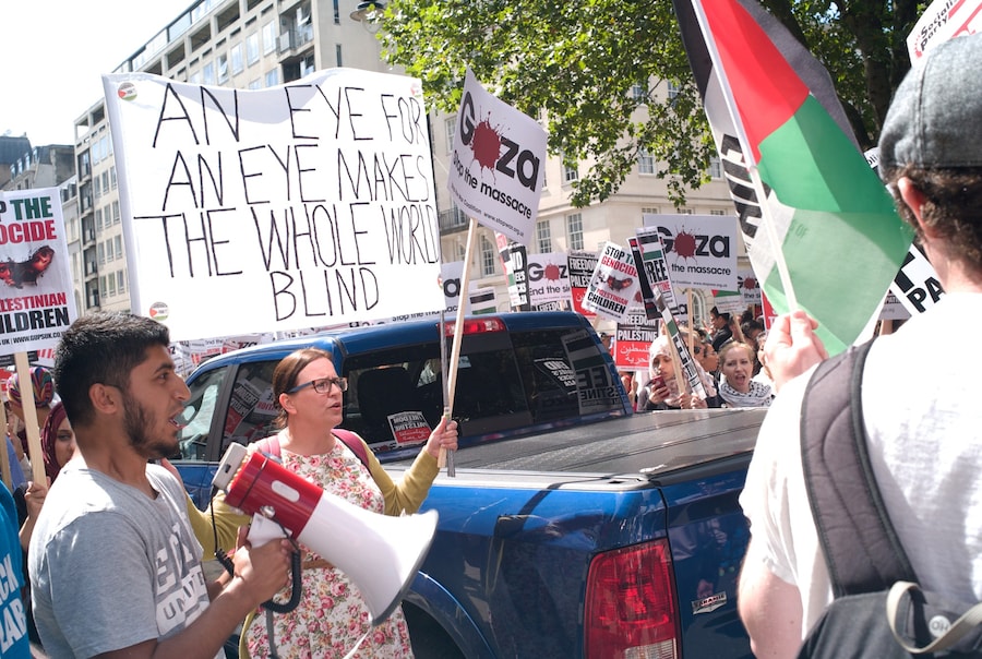SG.DAZED.GAZA.DEMO.A12 8