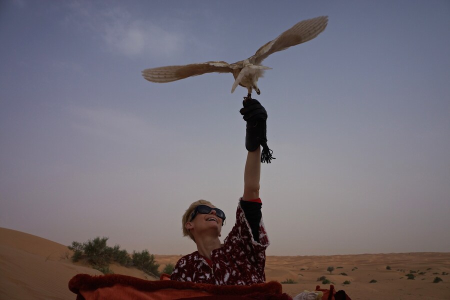 Tilda Swinton in Dubai by Amanda Harlech (2) 0