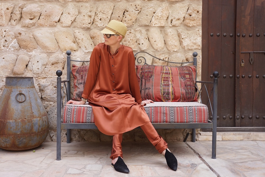 Tilda Swinton in Dubai by Amanda Harlech (7) 3