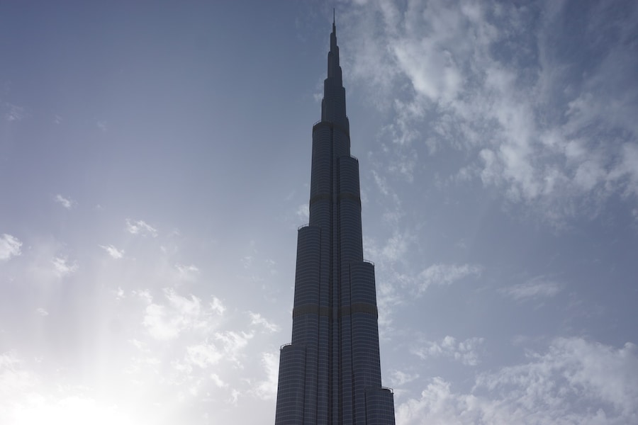 Tilda Swinton in Dubai by Amanda Harlech (14) 15