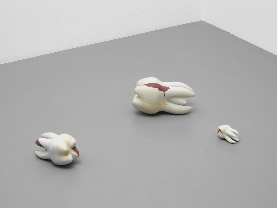 Lost Teeth, 3d printed plaster, wax, 2014 Installa 18