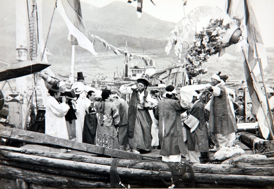 Manshin film still, 2014 7