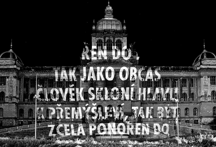 Jenny Holzer: Projections 13