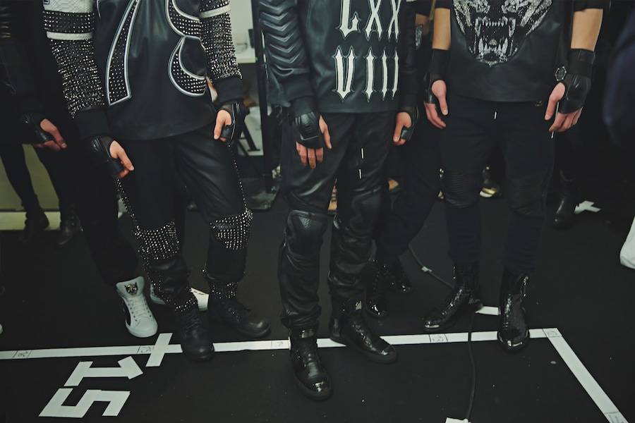 Philipp Plein AW15 Black Leather Kneecaps studs gloves 22