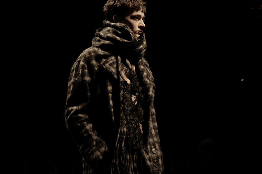 Salvatore Ferragamo AW15 Check Texture Gray Black Runway 19